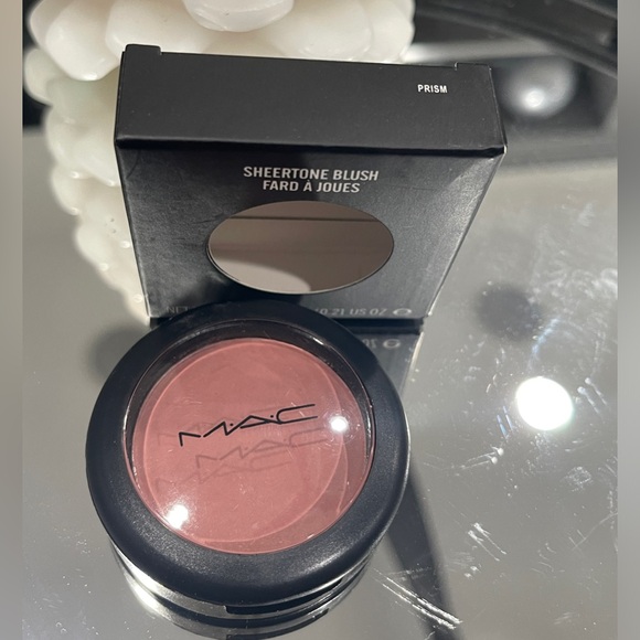 1 New MAC Sheertone Blush - Peaches, Prisn, or Gingerly - Picture 3 of 4
